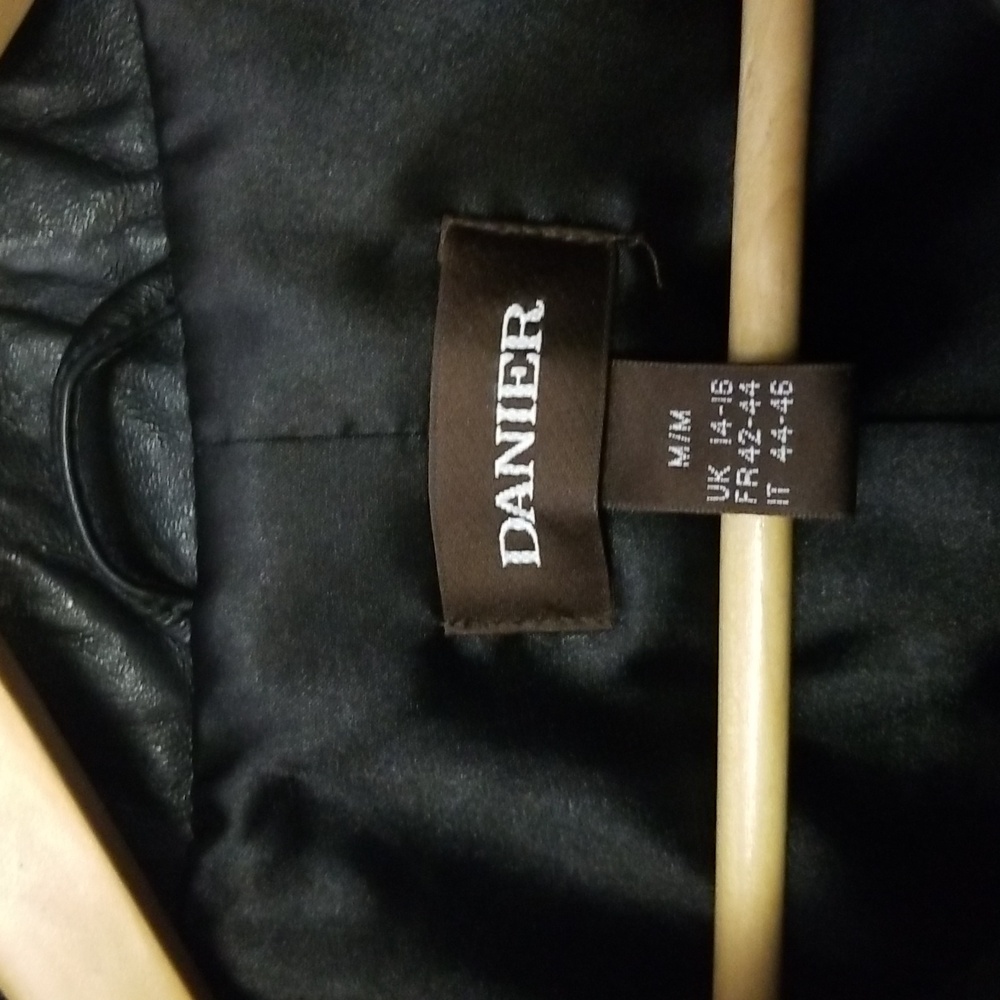 Danier Leather Car Coat - Picture 7 of 15